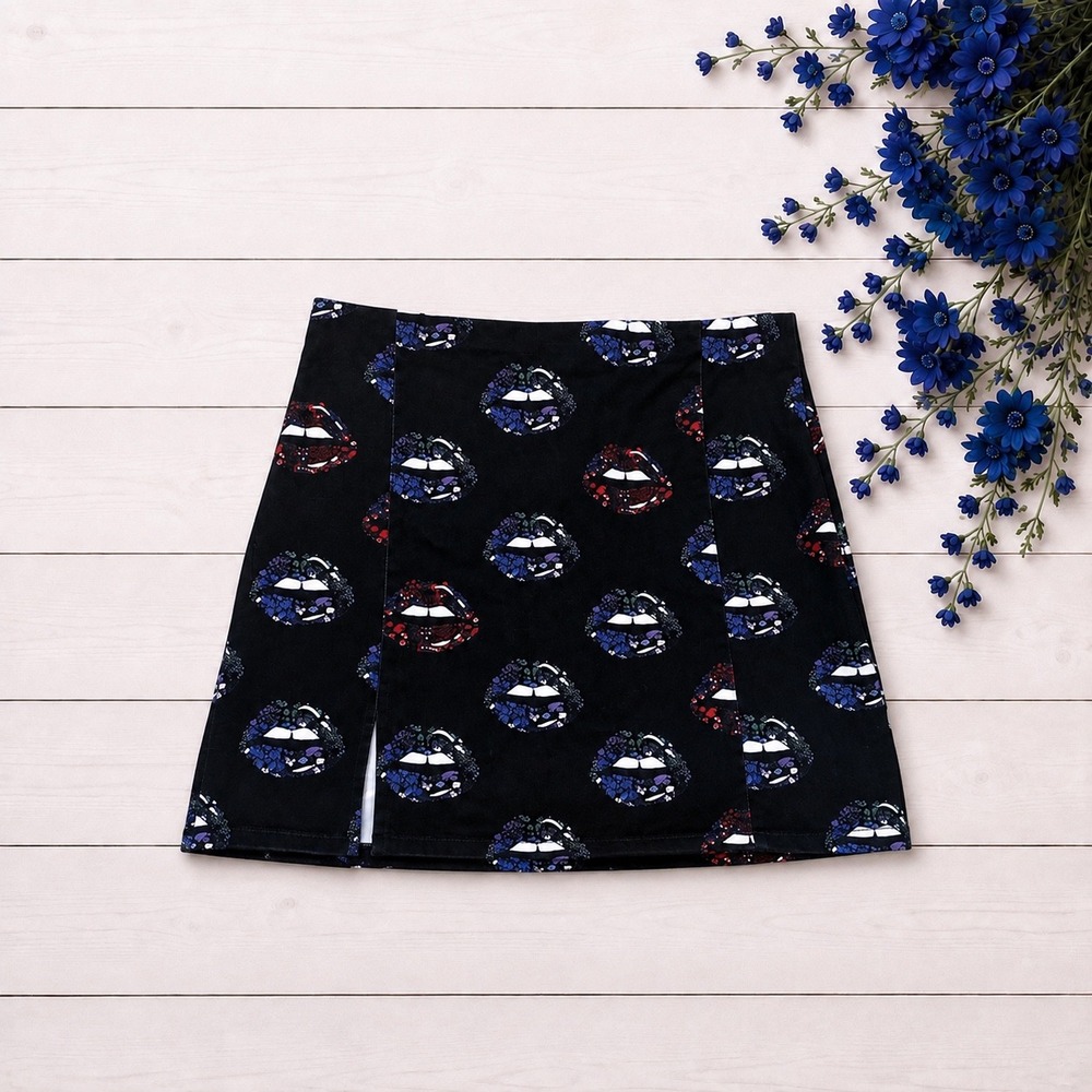 Desigual Woman Lips Print Velvety Mini Skirt artsy punk retro